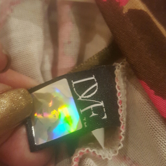 Authentic Vintage Classic DVF Dress - Picture 3 of 5